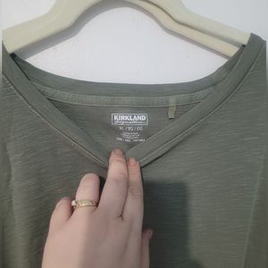 Ladies xl olive 🫒 green top Guc
